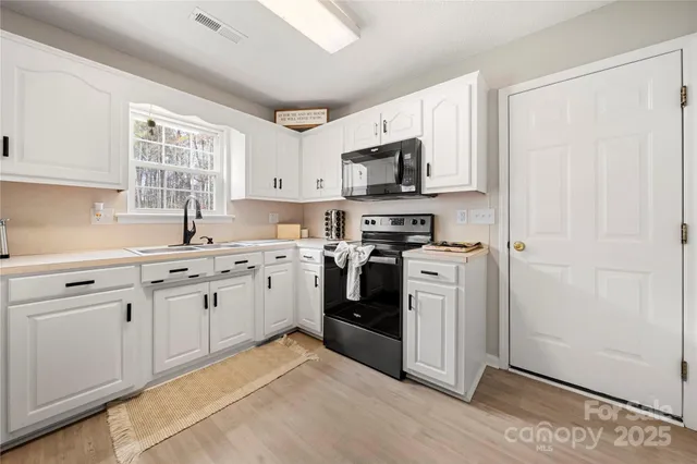 $410,000 | 2546 Las Brisas Lane, Denver, NC 28037