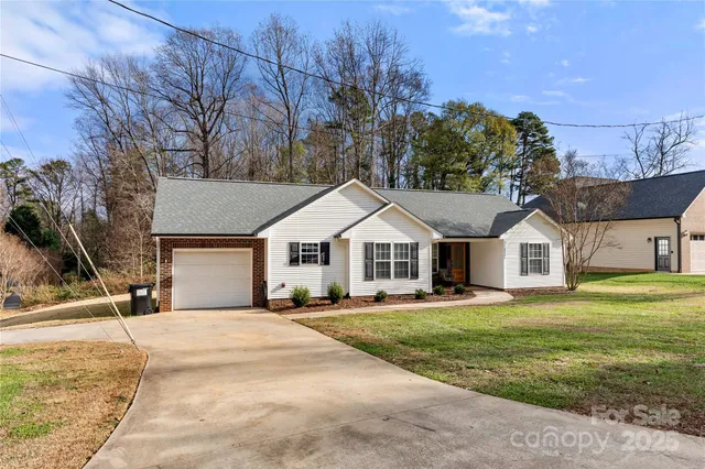 $410,000 | 2546 Las Brisas Lane, Denver, NC 28037