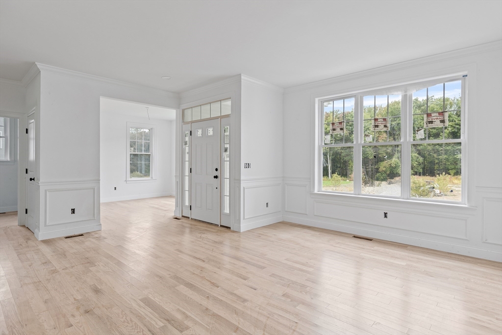 6 Abby Road Grafton, MA 01536 - Photo 4 of 33
