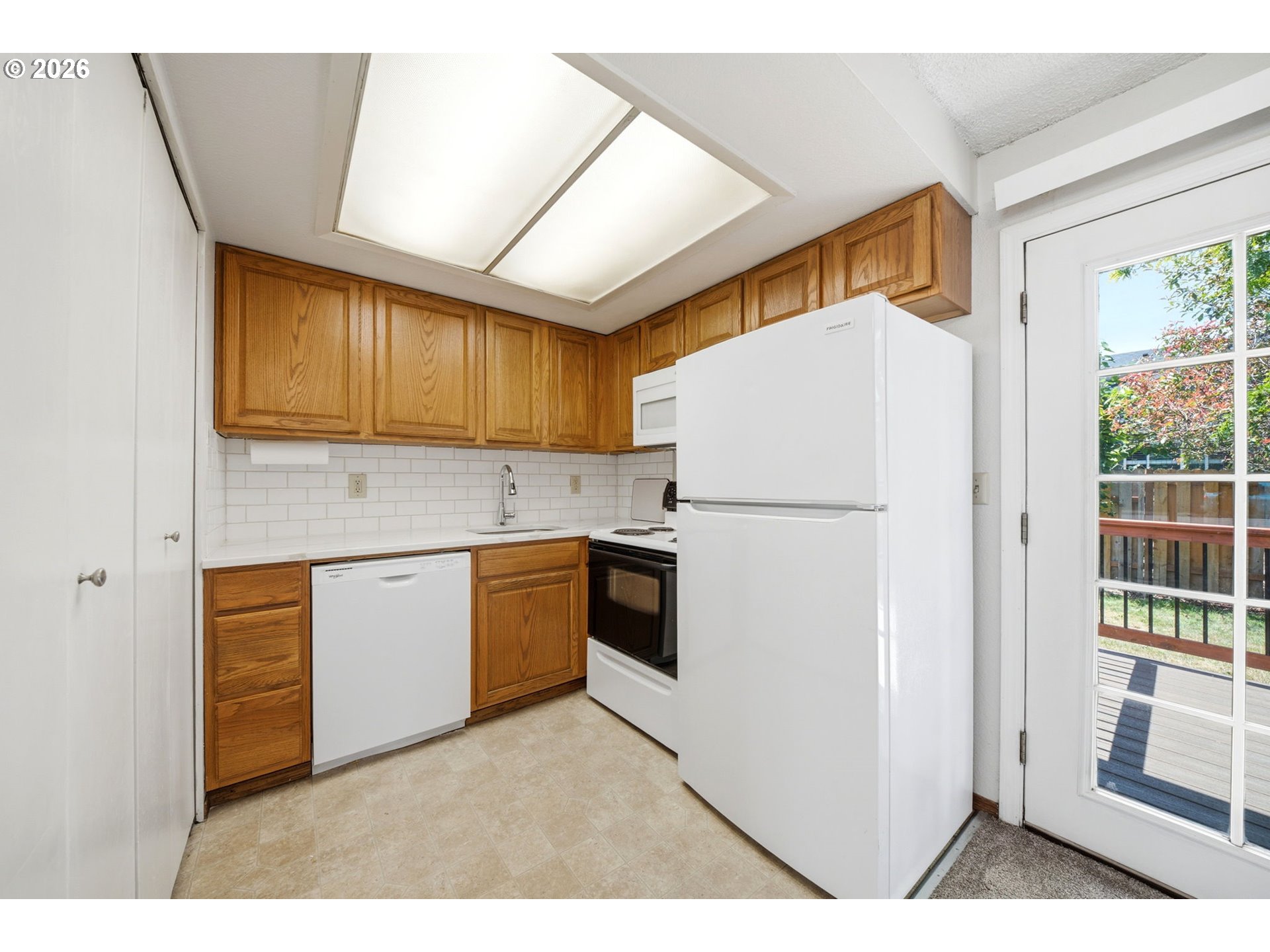 805 Southeast Rene Avenue Gresham, OR 97080 - Photo 12 of 30