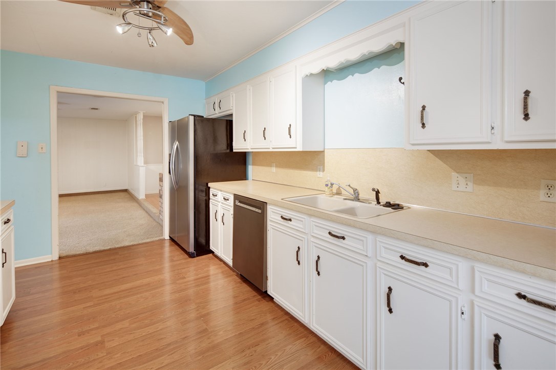 3508 Broad Oak Circle Bryan, TX 77802 - Photo 10 of 24