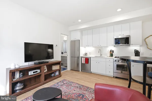 $3,250 | 1775 Swann Street Northwest, Unit 102, Washington, DC 20009