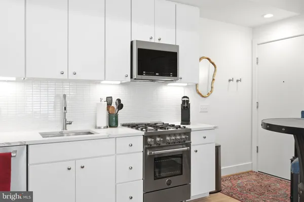 $3,250 | 1775 Swann Street Northwest, Unit 102, Washington, DC 20009