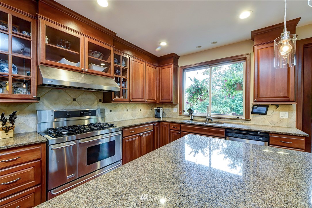 16628 Southeast 161st Street Renton, WA 98058 - Photo 7 of 25 Gallery Image 7