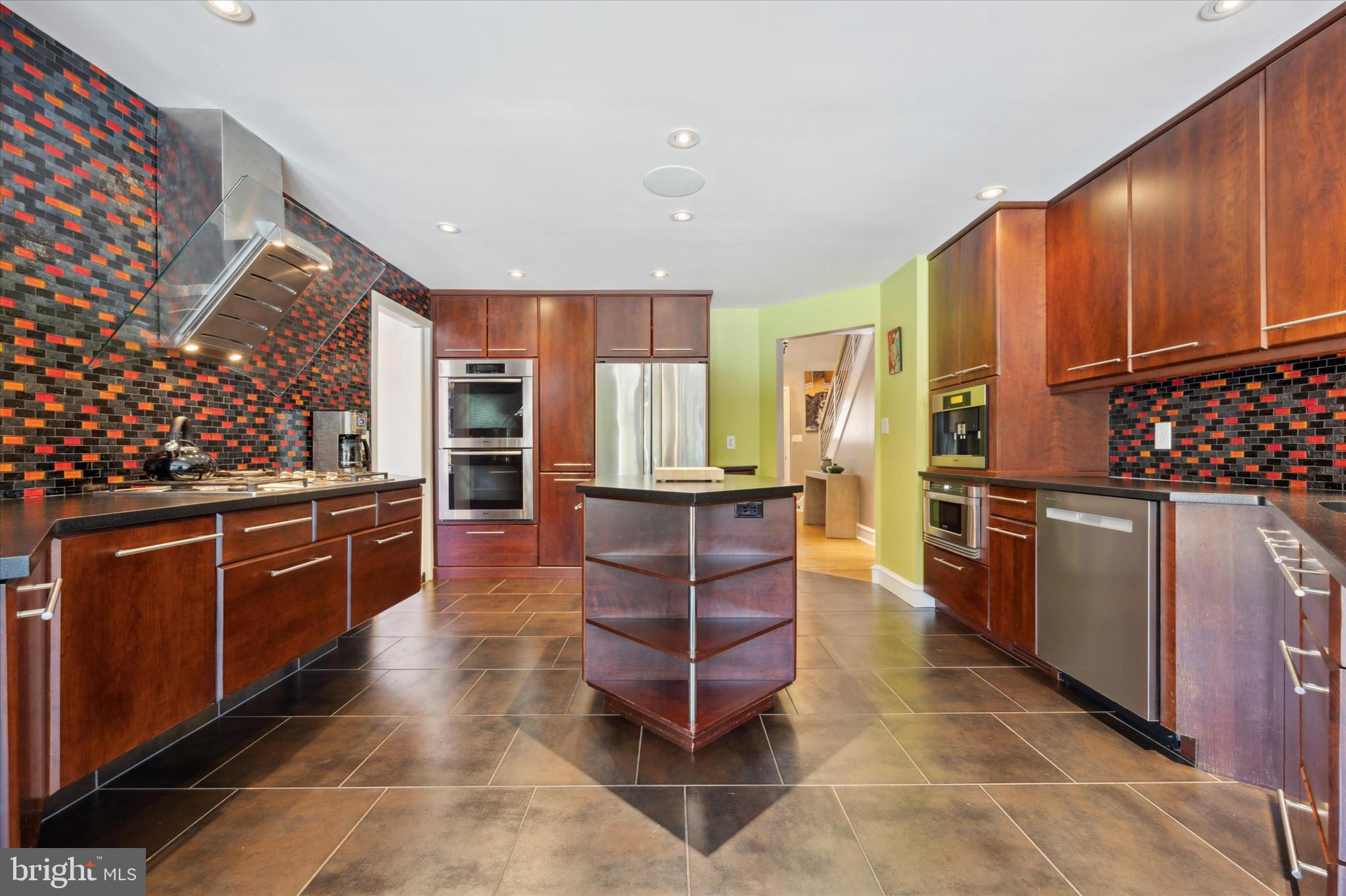 1522 Old Gulph Road Villanova, PA 19085 - Photo 6 of 36