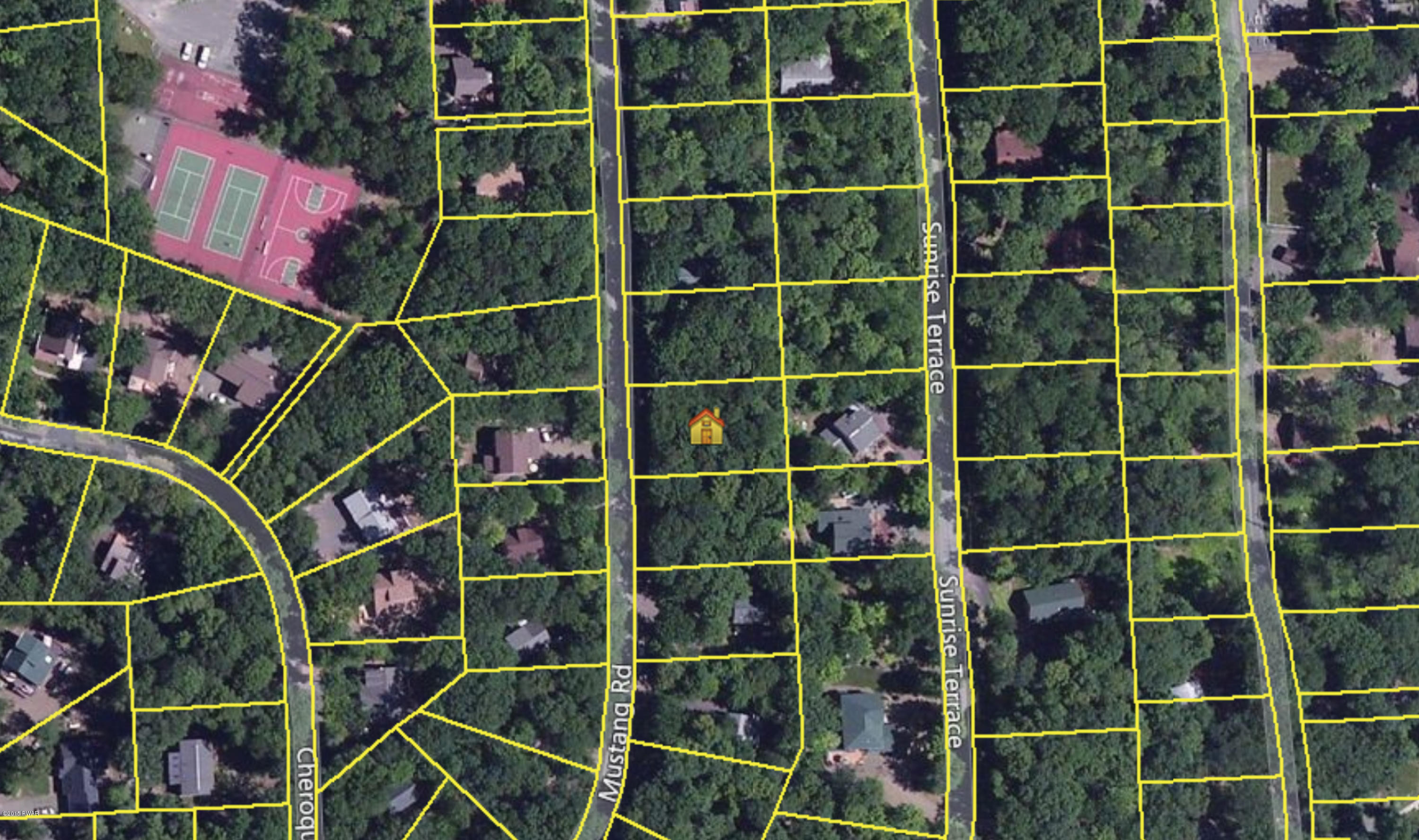 32 Mustang Road Lake Ariel, PA 18436 - Photo 2 of 23