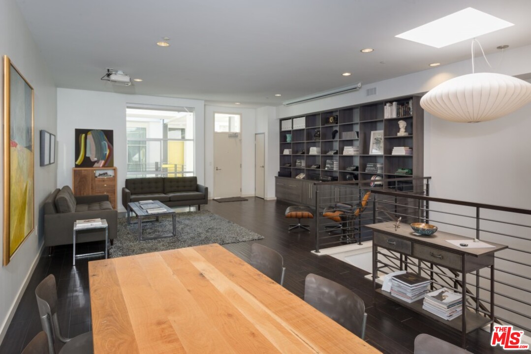 3119 Vía Dolce, Unit 304 Marina del Rey, CA 90292 - Photo 11 of 37