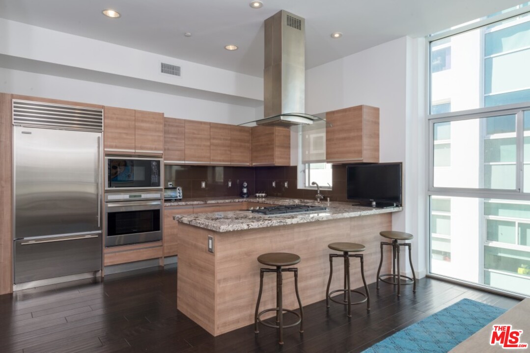 3119 Vía Dolce, Unit 304 Marina del Rey, CA 90292 - Photo 14 of 37