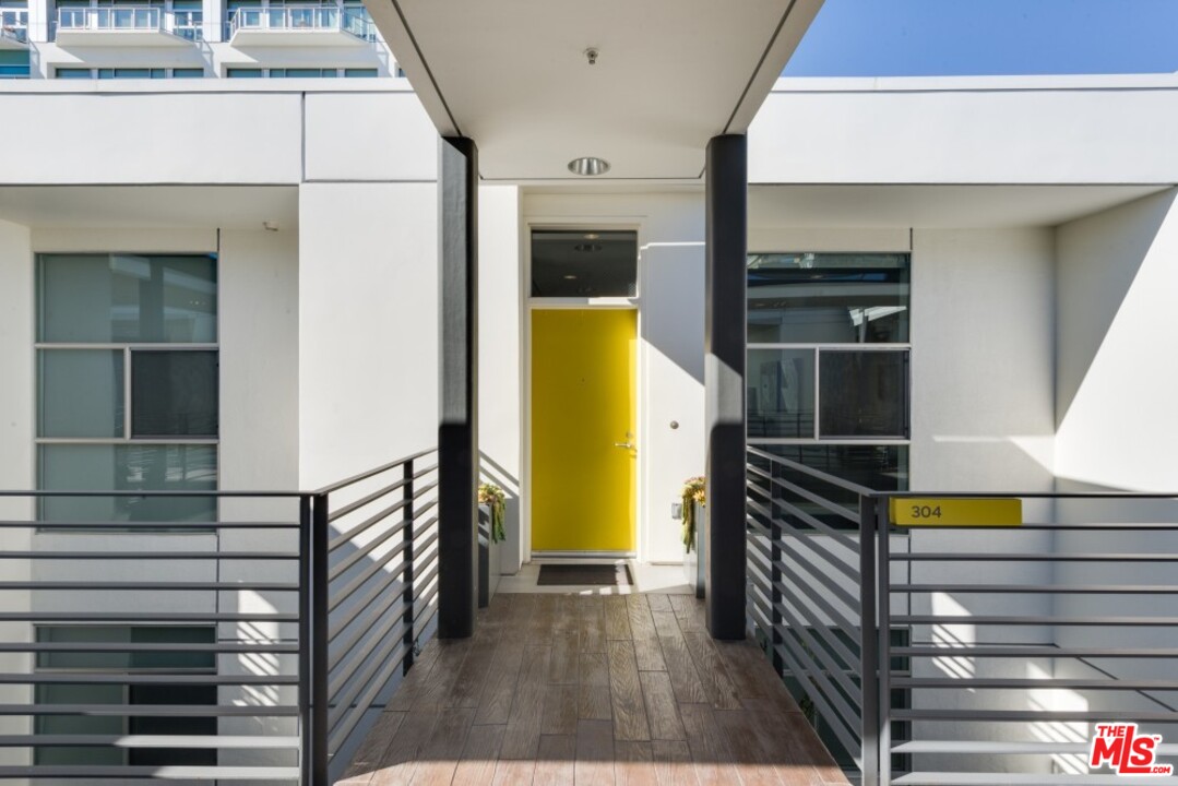 3119 Vía Dolce, Unit 304 Marina del Rey, CA 90292 - Photo 4 of 37