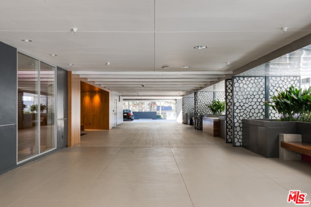 3119 Vía Dolce, Unit 304 Marina del Rey, CA 90292 - Photo 33 of 37