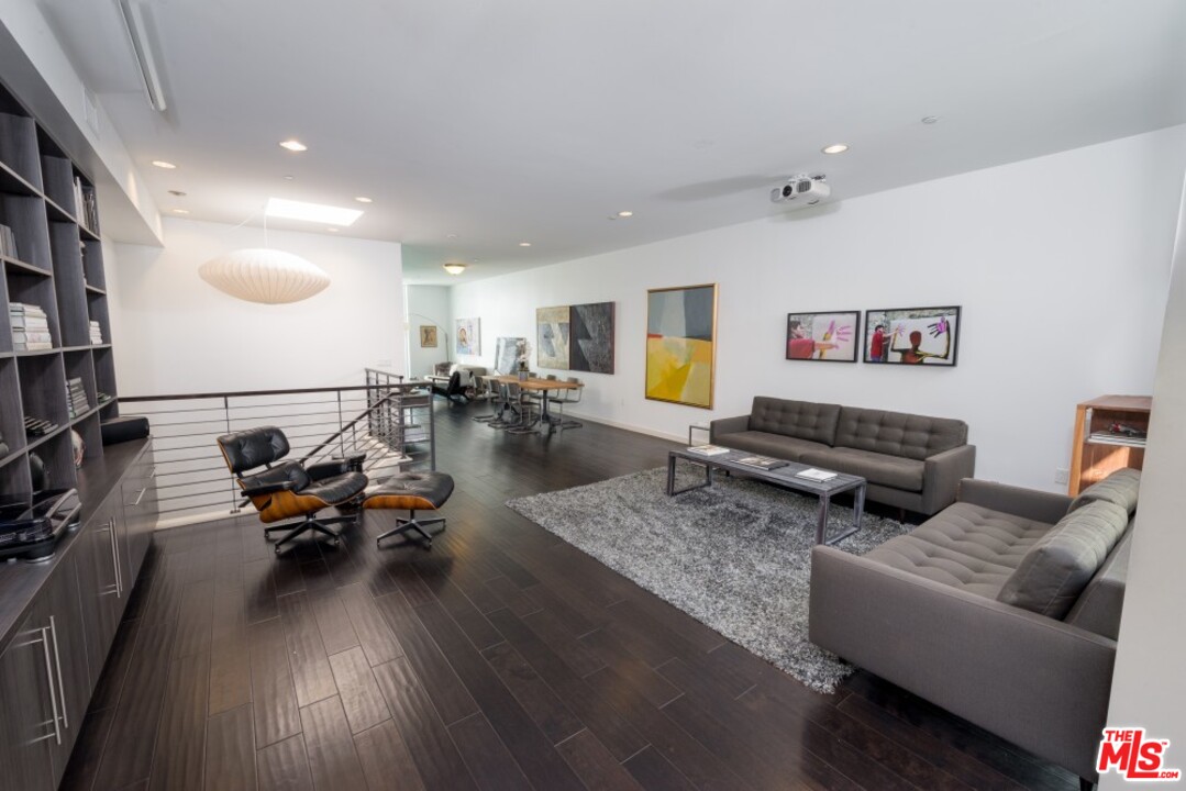 3119 Vía Dolce, Unit 304 Marina del Rey, CA 90292 - Photo 5 of 37