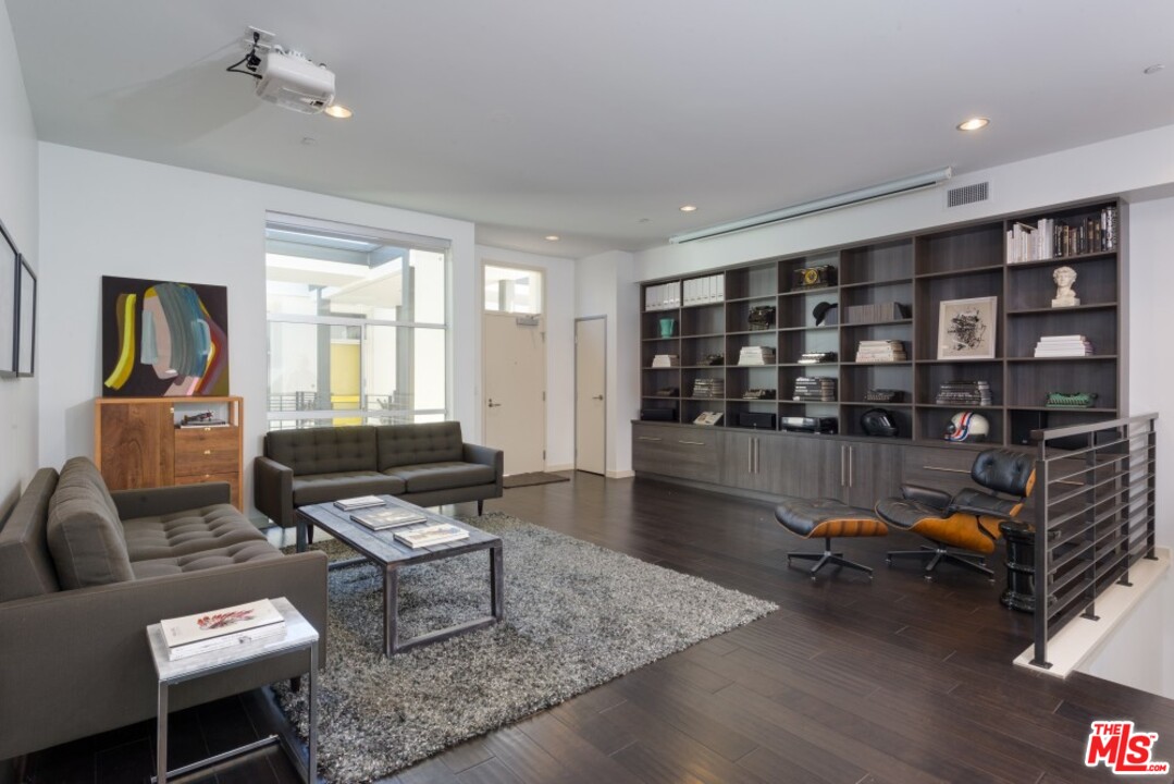 3119 Vía Dolce, Unit 304 Marina del Rey, CA 90292 - Photo 8 of 37