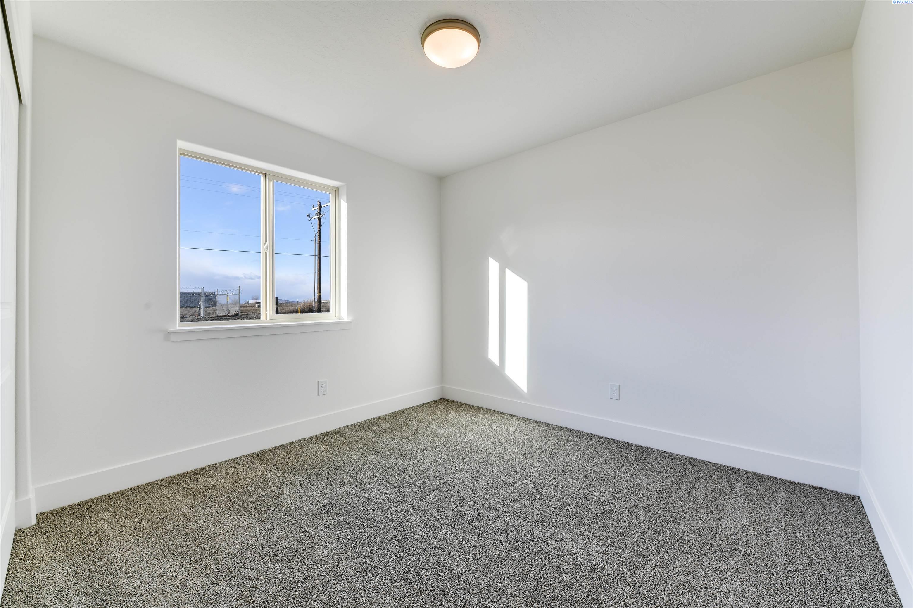 913 North Euclid Road Grandview, WA 98930 - Photo 11 of 21 Gallery Image 11