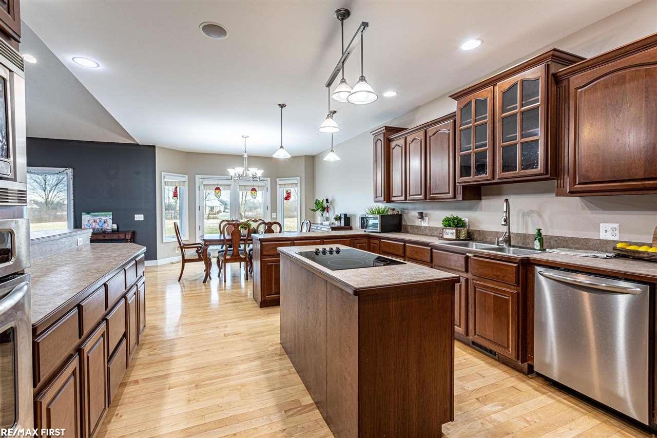8730 Division Road Columbus, MI 48063 - Photo 12 of 39