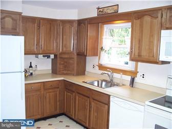 134 Coopers Kill Road Delran, NJ 08075 - Photo 10 of 12 Kitchen