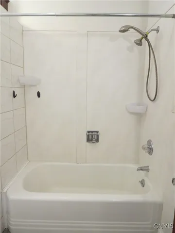 $1,800 | 1725 James Street, Unit 1, Syracuse, NY 13206