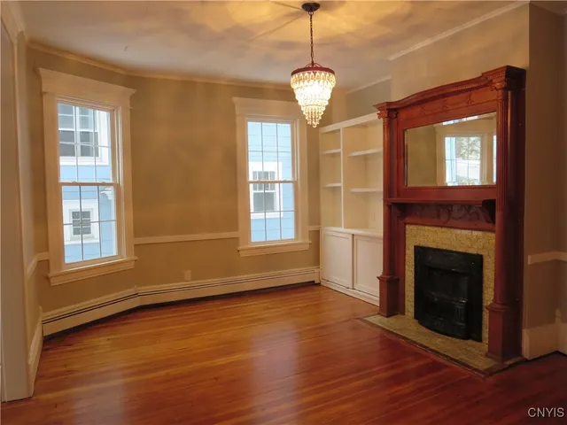 $1,800 | 1725 James Street, Unit 1, Syracuse, NY 13206