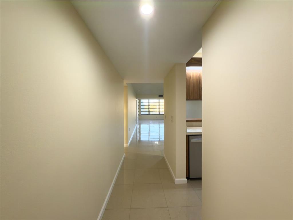 1701 Whitehall Drive, Unit 303 Davie, FL 33324 - Photo 4 of 33