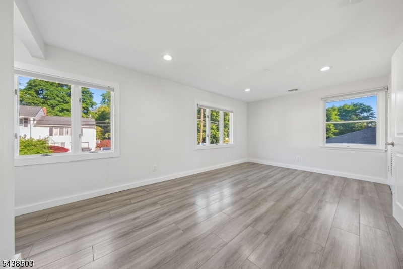 13 Munsey Road Emerson, NJ 07630 - Photo 23 of 48