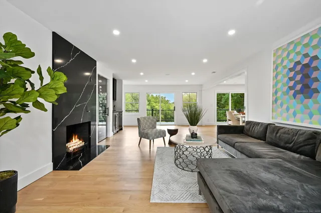 $2,474,000 | 30 Cavalry Road, Westport, CT 06880