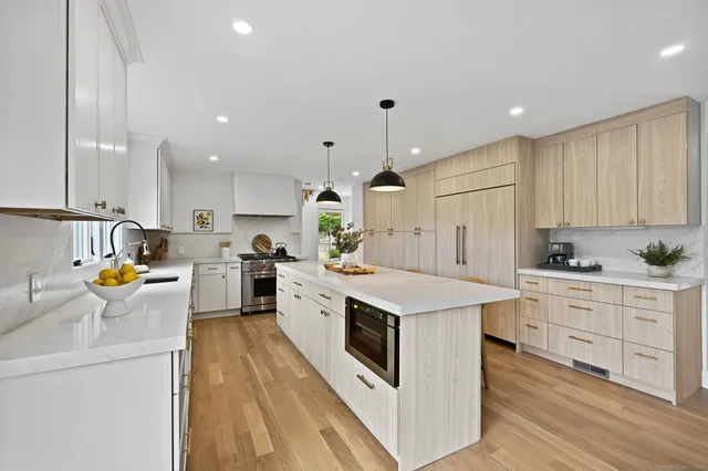 $2,474,000 | 30 Cavalry Road, Westport, CT 06880