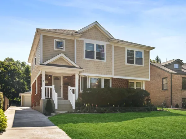 $860,000 | 605 Fern Avenue, Elmhurst, IL 60126
