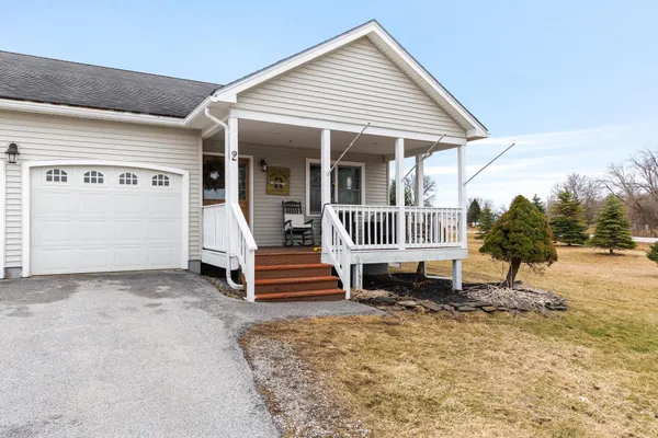 $439,900 | 2 Glen Ridge Lane, Swanton, VT 05478