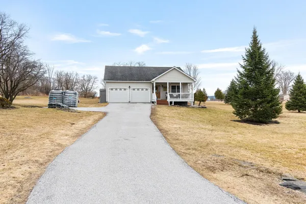 $439,900 | 2 Glen Ridge Lane, Swanton, VT 05478