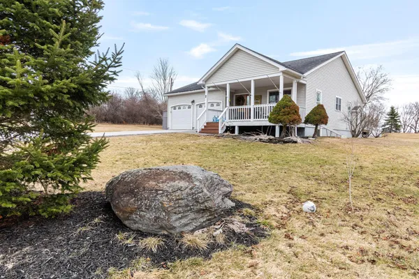$439,900 | 2 Glen Ridge Lane, Swanton, VT 05478