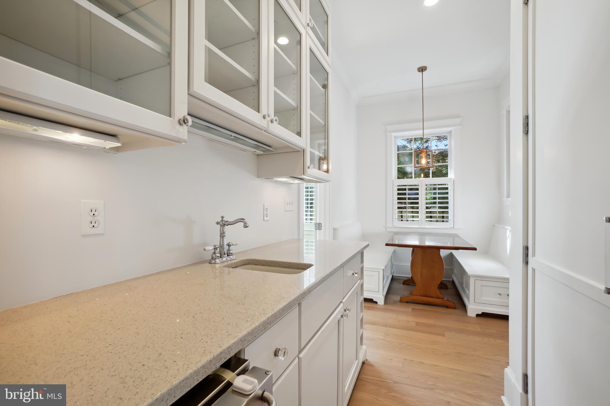 7904 Glenbrook Road Bethesda, MD 20814 - Photo 15 of 33 Breakfast Area/Butler's pantry