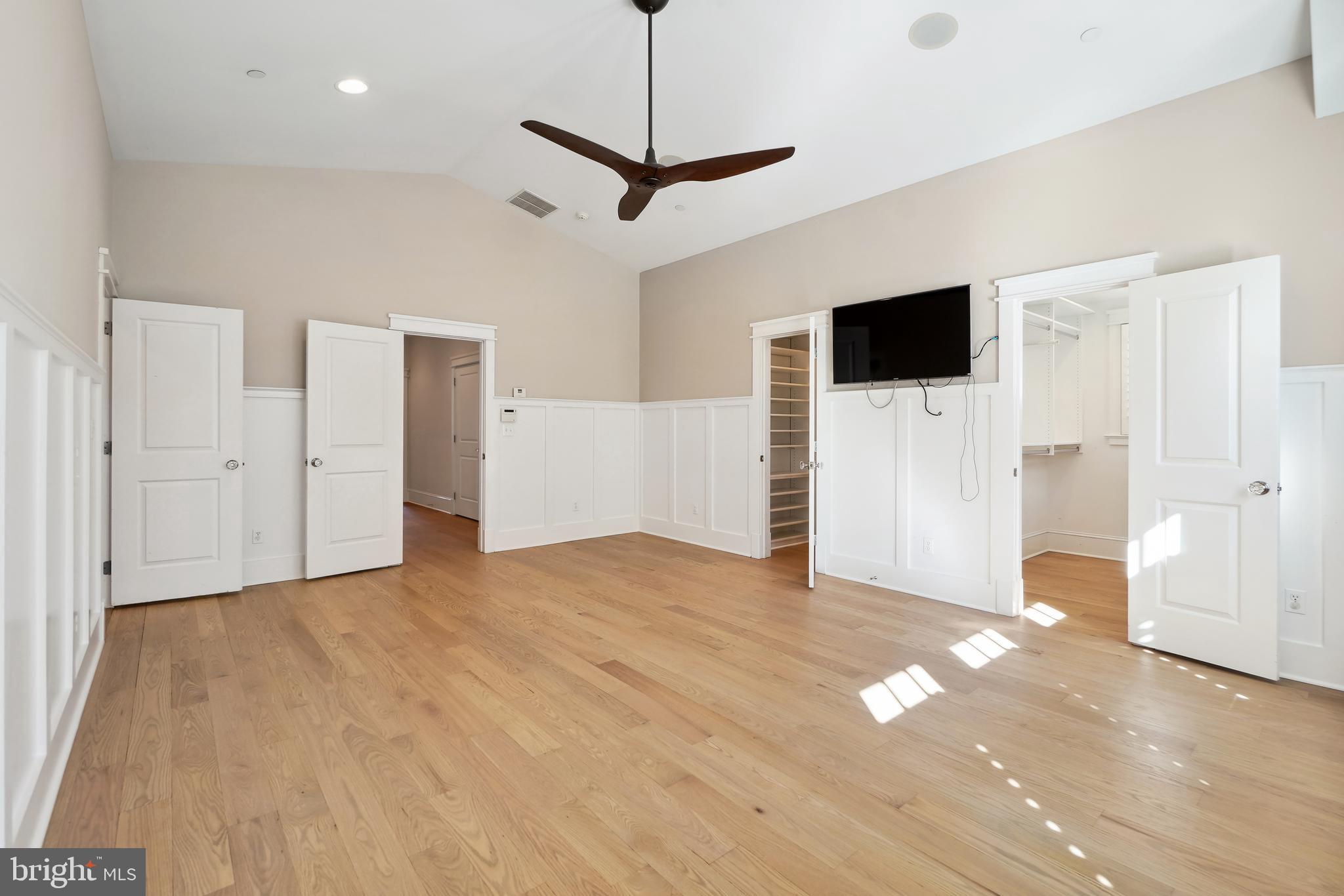 7904 Glenbrook Road Bethesda, MD 20814 - Photo 17 of 33 Owner's Suite