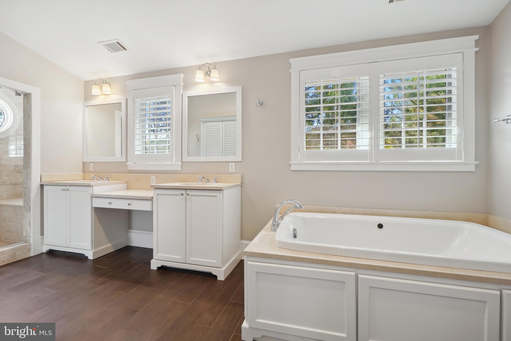 7904 Glenbrook Road Bethesda, MD 20814 - Photo 19 of 33 Owner's En-Suite Bathroom