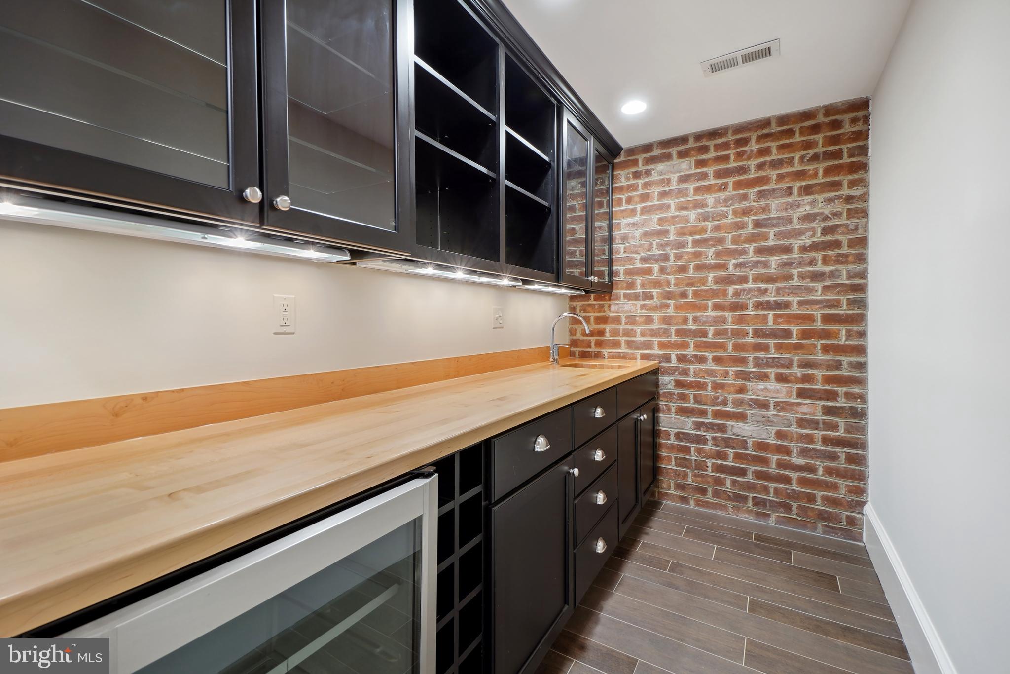 7904 Glenbrook Road Bethesda, MD 20814 - Photo 28 of 33 Dry Bar