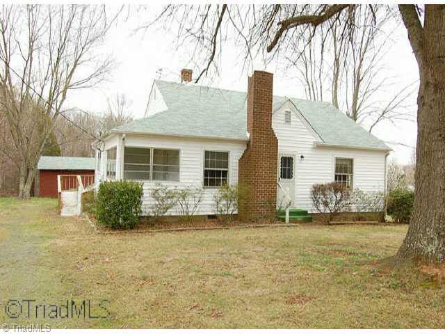 6580 Idols Road Clemmons, NC 27012 - Photo 1 of 9 Exterior Front.