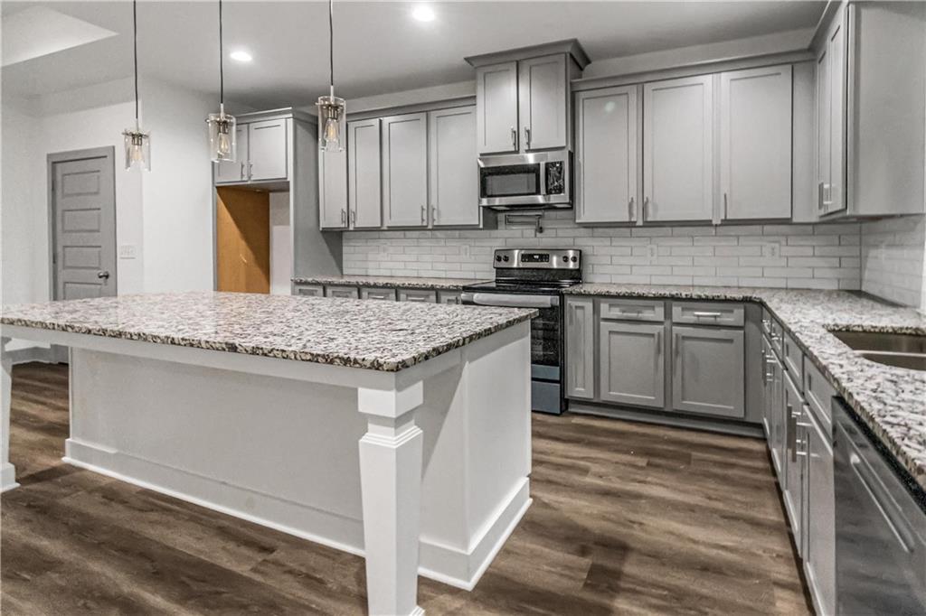 1926 Crescent Moon Dr Northeast  