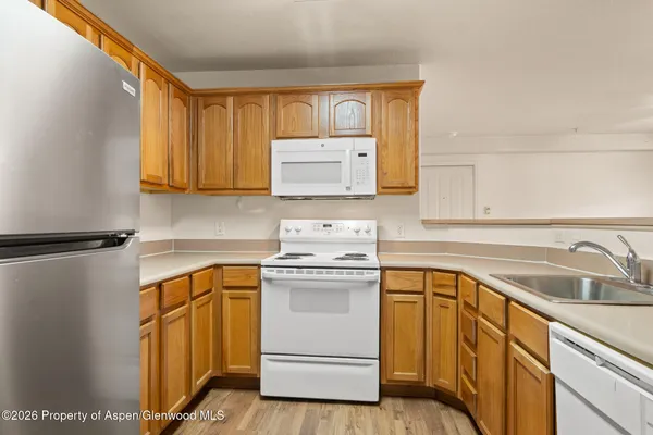 $2,300 | 410 River View Drive, Unit 305, New Castle, CO 81647