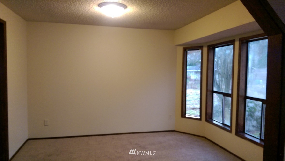 37413 Allen Road South Roy, WA 98580 - Photo 6 of 14