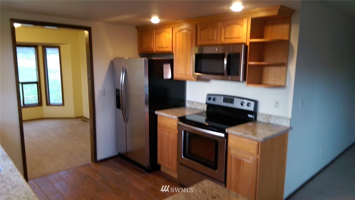 37413 Allen Road South Roy, WA 98580 - Photo 7 of 14