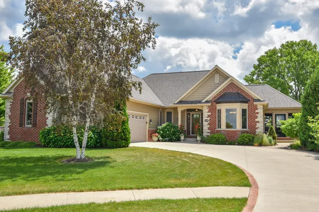 $519,900 | 154 Water Court, Cedar Grove, WI 53013