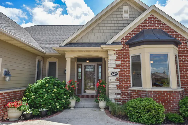 $519,900 | 154 Water Court, Cedar Grove, WI 53013