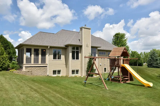 $519,900 | 154 Water Court, Cedar Grove, WI 53013