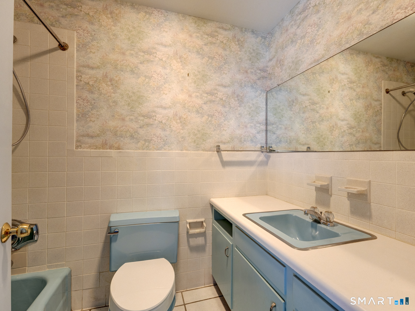 284 Chestnut Hill Road Torrington, CT 06790 - Photo 25 of 37 second level full bath