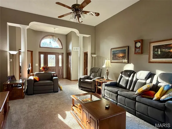 $449,900 | 23110 Roselawn Drive, Lebanon, MO 65536