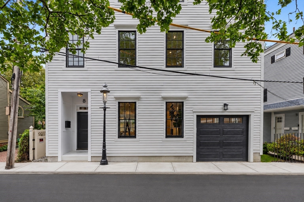 8 Lawrence Street Boston, MA 02129 - Photo 1 of 32