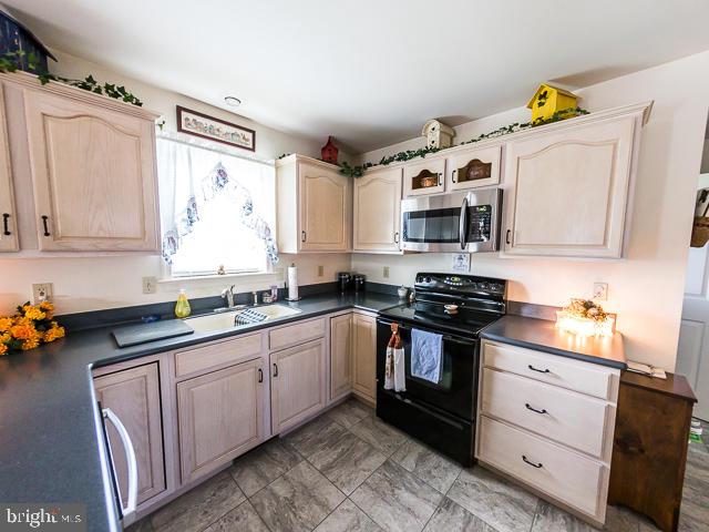 38 Viscount Place Lititz, PA 17543 - Photo 17 of 56