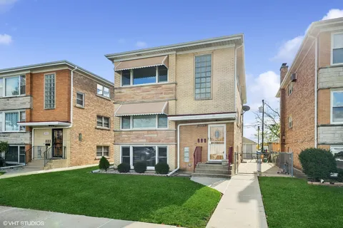 $2,200 | 6845 West Leland Avenue, Unit 2, Harwood Heights, IL 60706