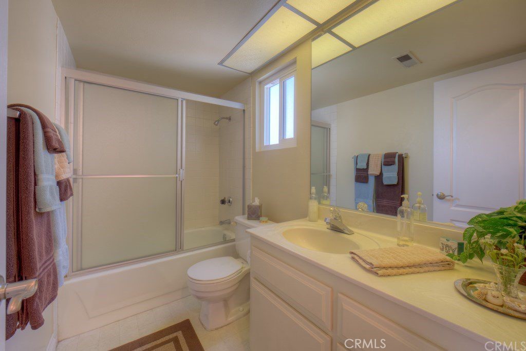 5568 Orange Cypress, CA 90630 - Photo 20 of 25