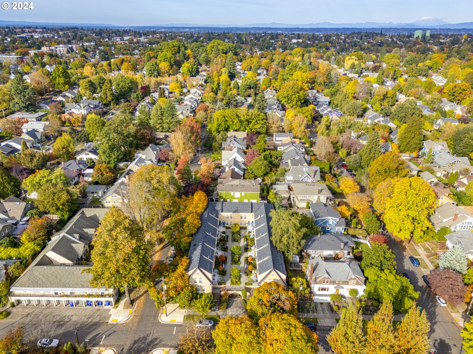 909 Northeast Brazee Street, Unit 17 Portland, OR 97212 - Photo 42 of 47 a view of a city