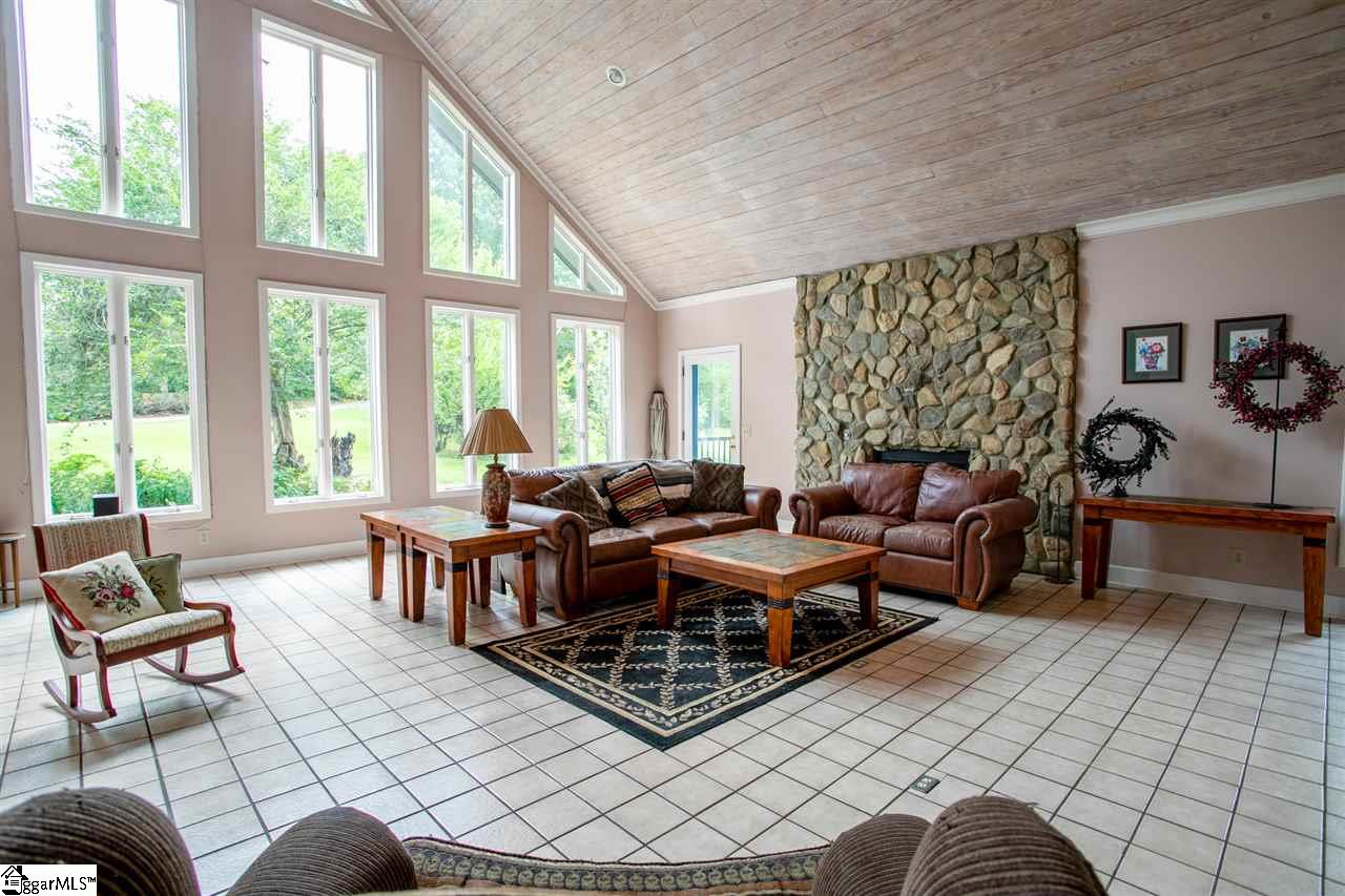 565 Barnett Road Greer, SC 29651 - Photo 8 of 36