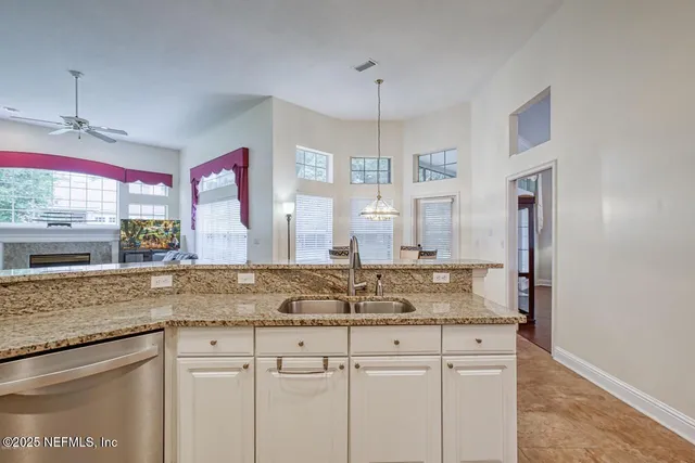 $4,250 | 8205 Bay Tree Lane, Jacksonville, FL 32256